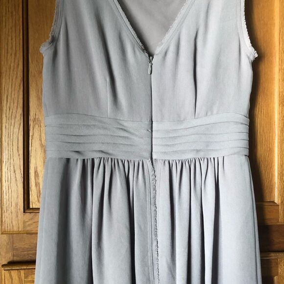 BCBGMAXAZRIA Rhea Sleeveless Chiffon Pleated Peplum Mini Dress Opal Grey - 8 - Picture 9 of 14